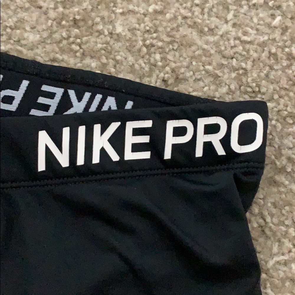 Nike Pros - Picture 4 of 4